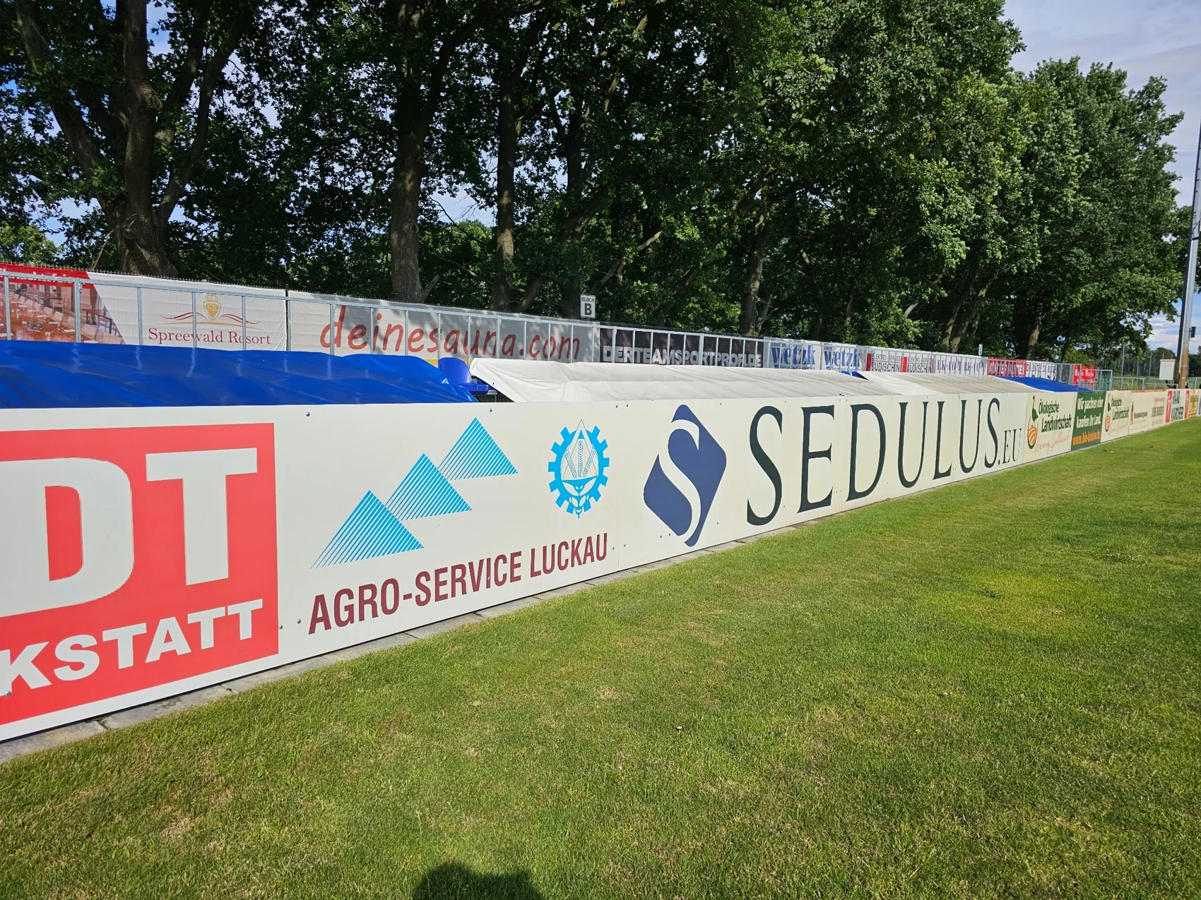 Bandenwerbung im Sportpark – umgesetztes Werbetechnik-Projekt